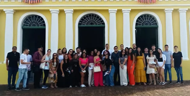 Alunos do curso de Arquitetura e Urbanismo realizam visita a patrimônios históricos no município de Icó